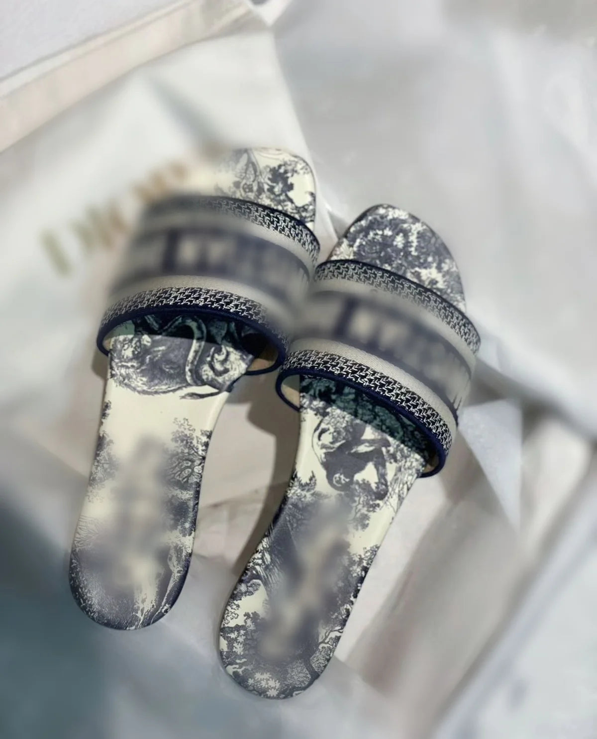 Élance's Sandals