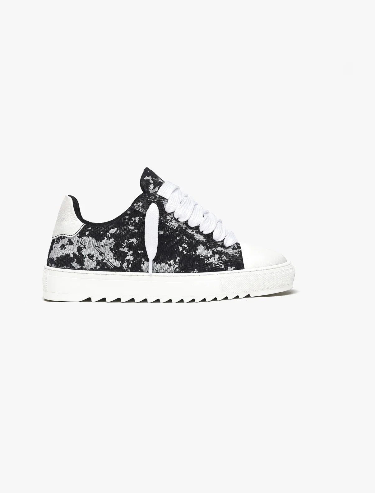 OBSIDIAN SNEAKER