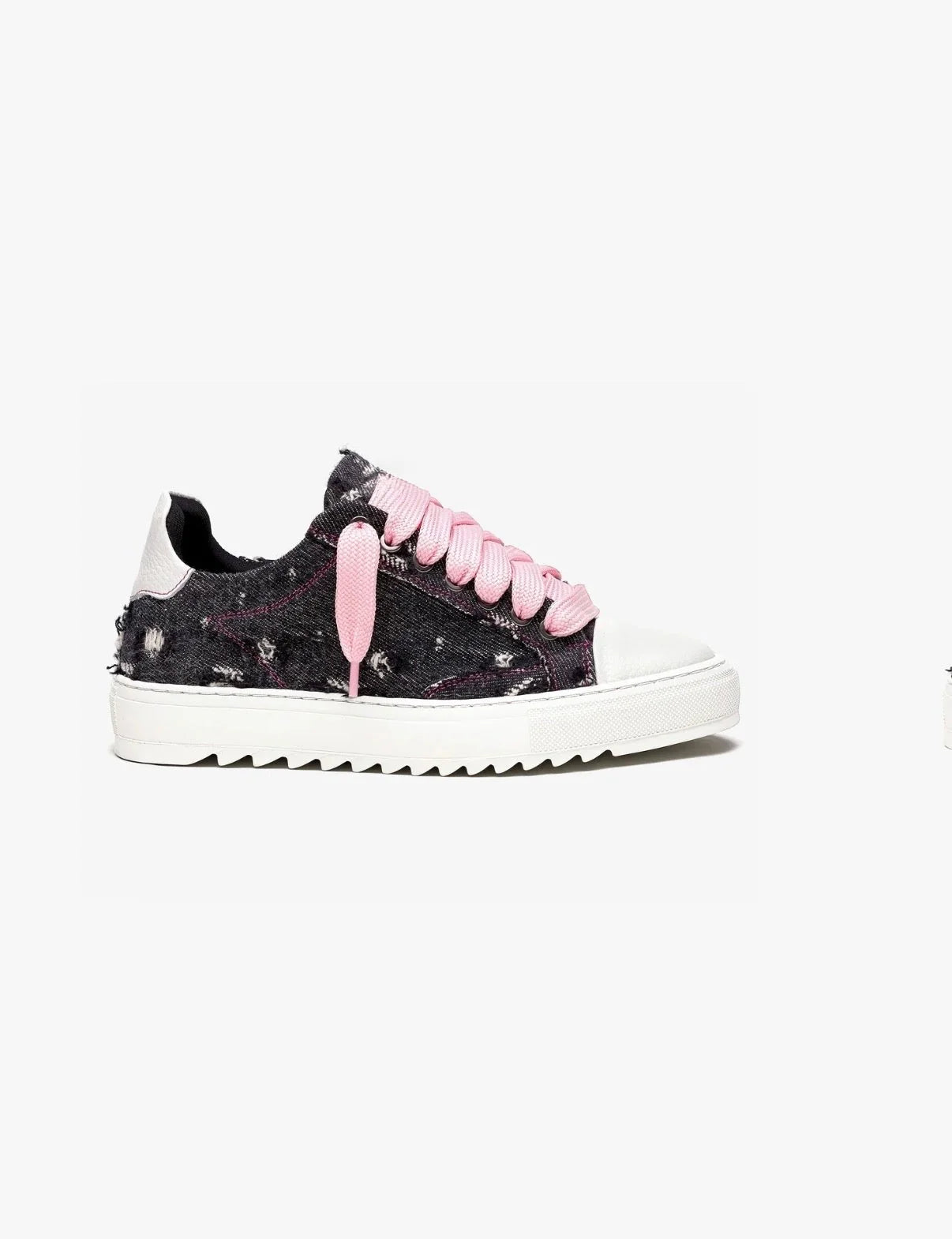 BLUSH SNEAKER