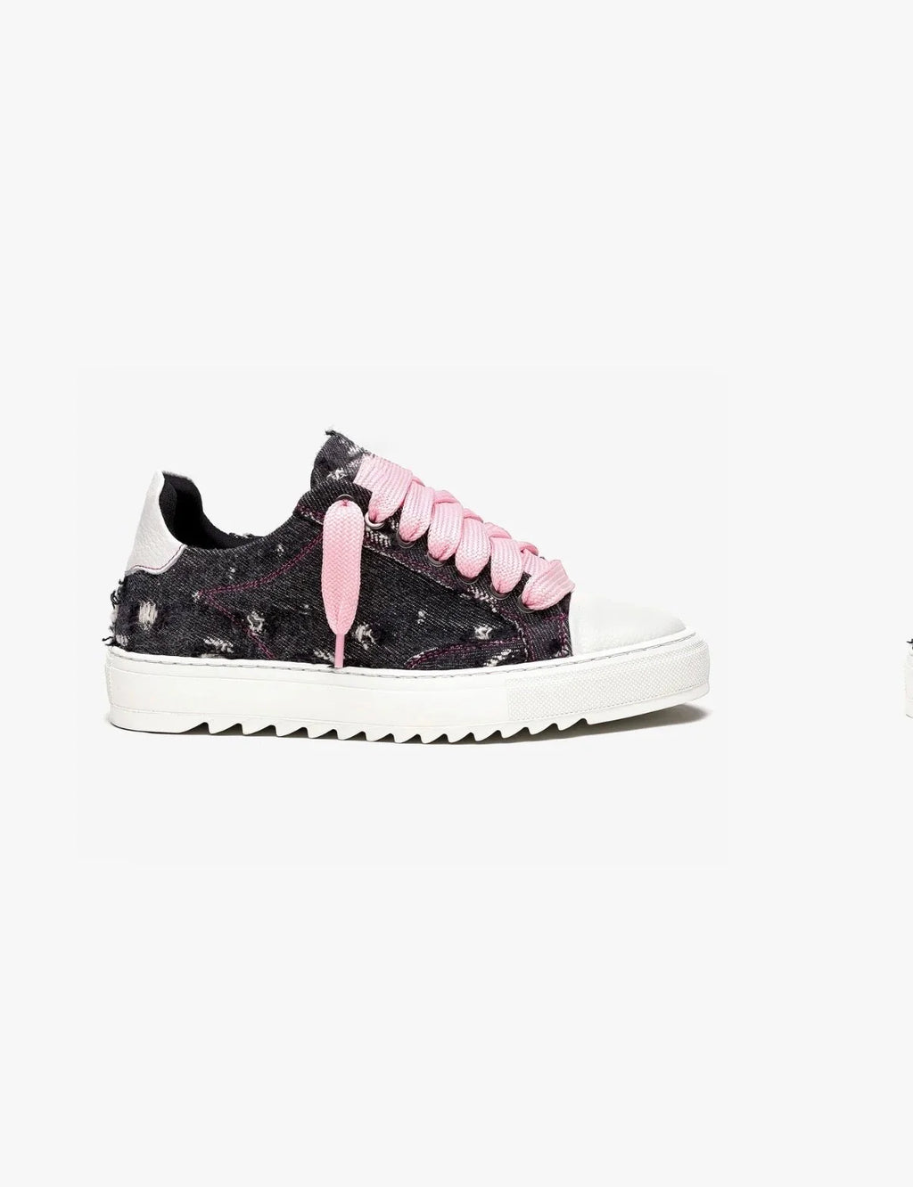BLUSH SNEAKER